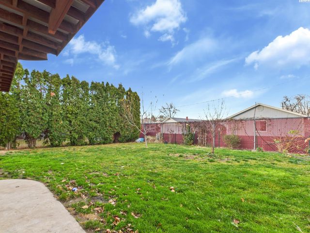 1108 Torbett St, Richland, WA 99354