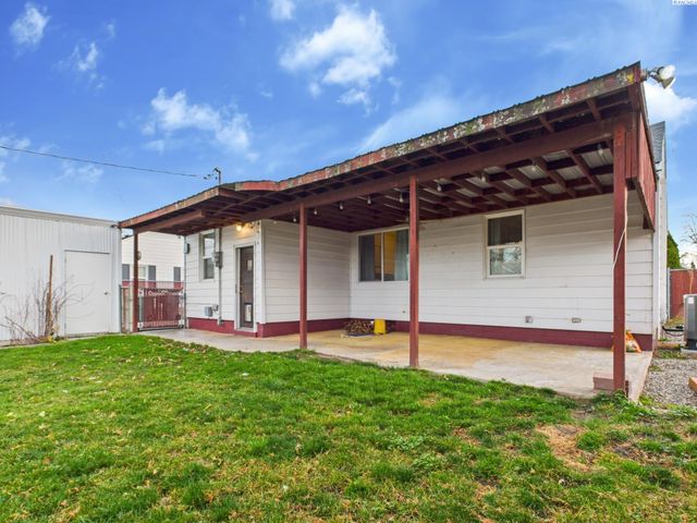 1108 Torbett St, Richland, WA 99354