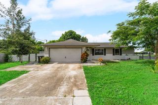 480 SW Lakehurst Drive, Port St Lucie, FL 34983
