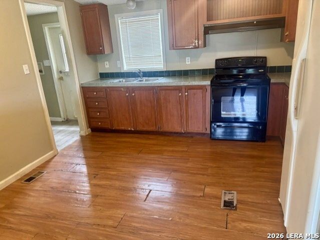 165 County Road 6751, Devine, TX 78016