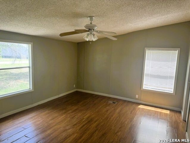 165 County Road 6751, Devine, TX 78016