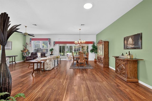 542 LOMA PASEO DRIVE, The Villages, FL 32159