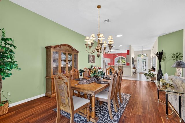 542 LOMA PASEO DRIVE, The Villages, FL 32159