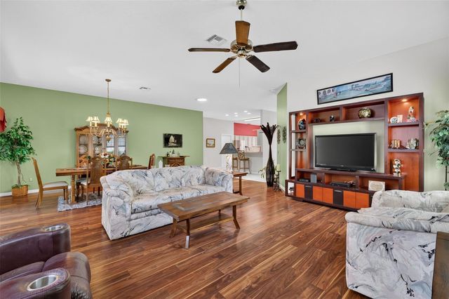 542 LOMA PASEO DRIVE, The Villages, FL 32159
