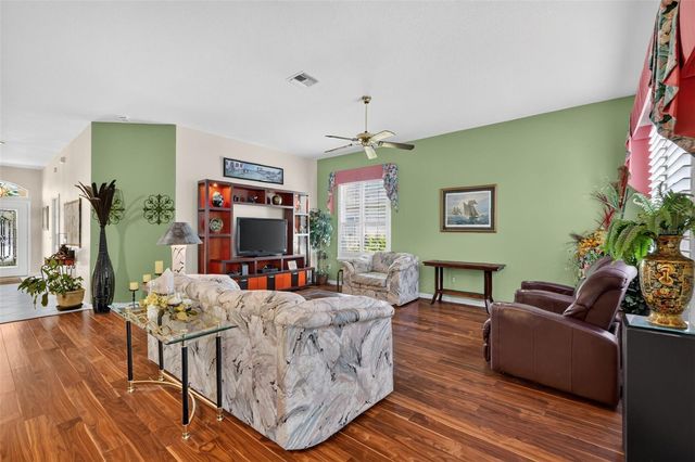542 LOMA PASEO DRIVE, The Villages, FL 32159