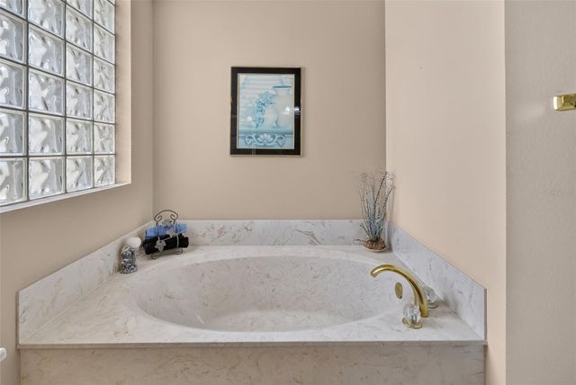 542 LOMA PASEO DRIVE, The Villages, FL 32159