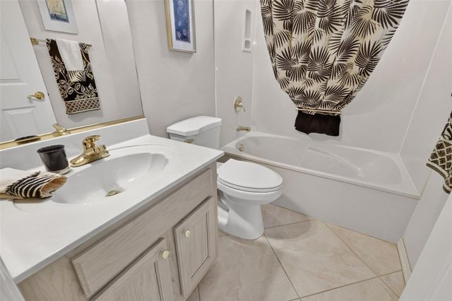 542 LOMA PASEO DRIVE, The Villages, FL 32159