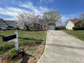 1222 Marla Dr, Clarksville, TN 37042