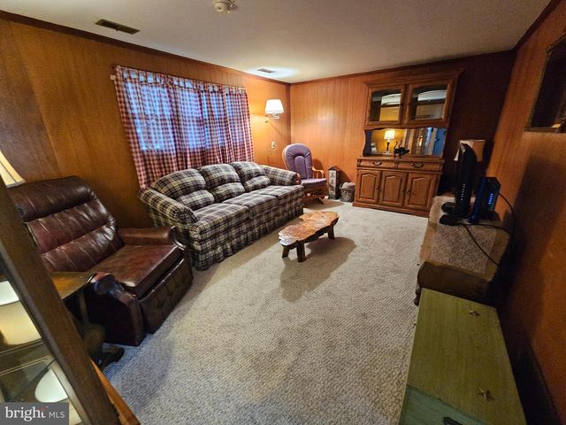 980 MARSHALL DR, Warminster, PA 18974