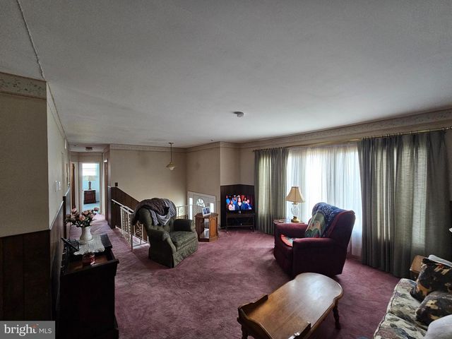 980 MARSHALL DR, Warminster, PA 18974