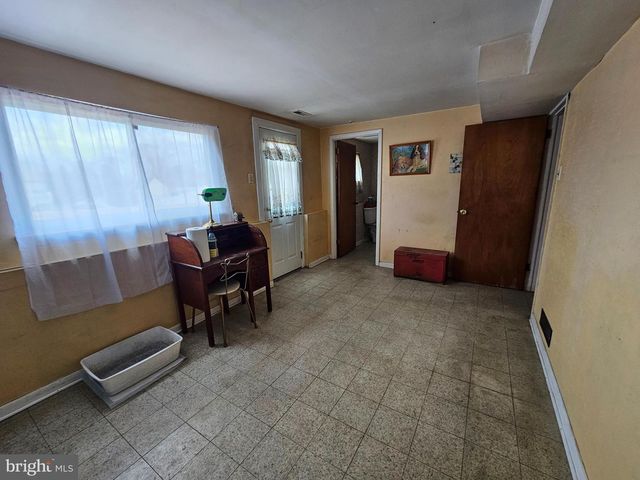 980 MARSHALL DR, Warminster, PA 18974