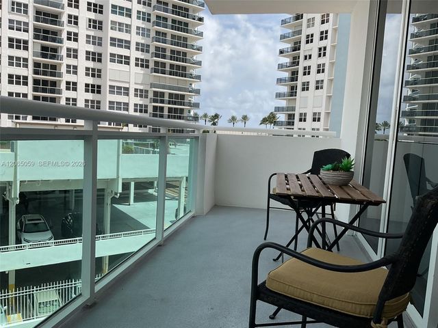 3001 S Ocean Drive 443, Hollywood, FL 33019