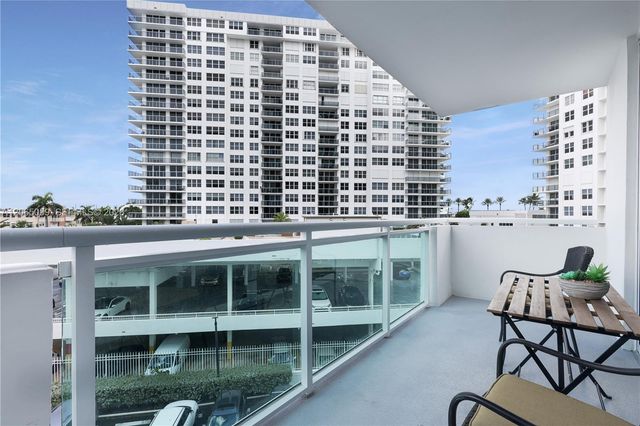 3001 S Ocean Drive 443, Hollywood, FL 33019