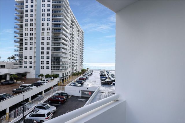 3001 S Ocean Drive 443, Hollywood, FL 33019