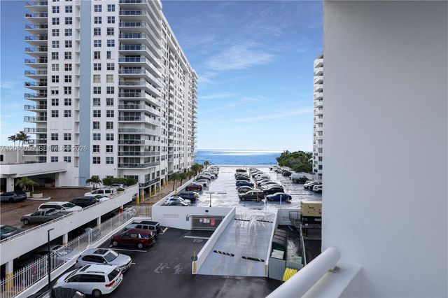 3001 S Ocean Drive 443, Hollywood, FL 33019