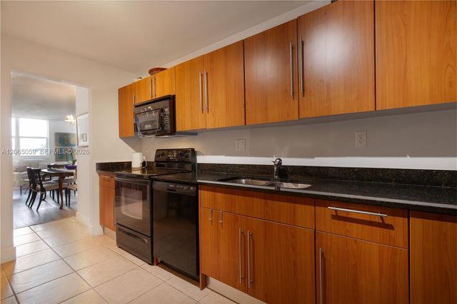 3001 S Ocean Drive 443, Hollywood, FL 33019