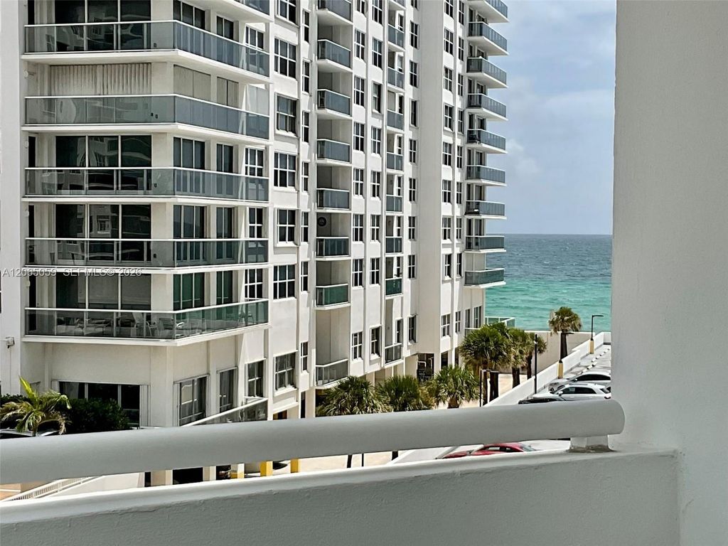 3001 S Ocean Drive 443, Hollywood, FL 33019
