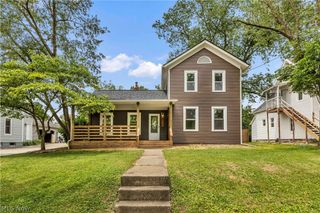 137 N Vine Street, Medina, OH 44256