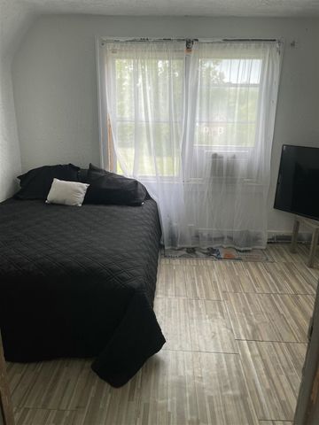 14122 Mendota Street, Detroit, MI 48238