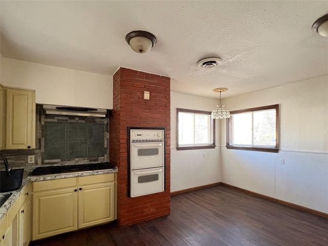 1609 E Peyton Street, Sherman, TX 75090