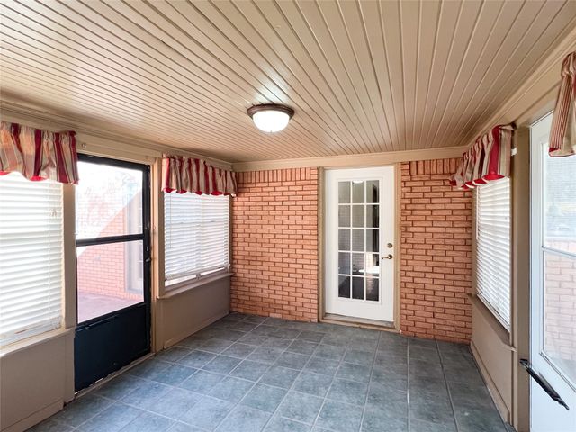 1609 E Peyton Street, Sherman, TX 75090