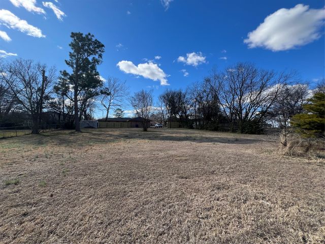 1609 E Peyton Street, Sherman, TX 75090