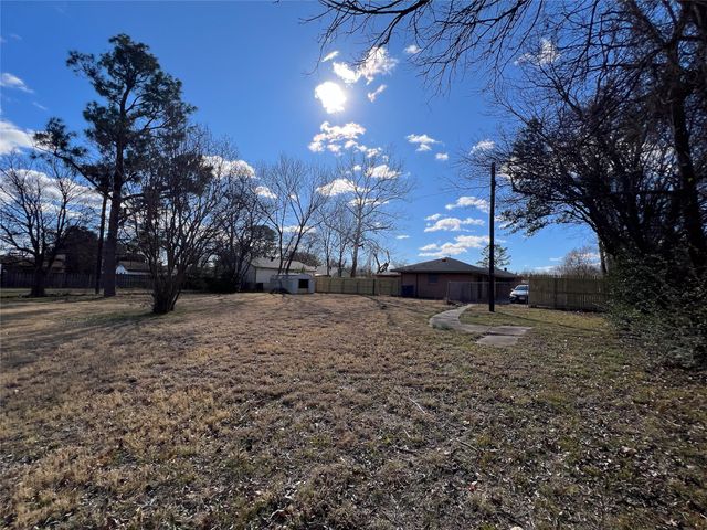 1609 E Peyton Street, Sherman, TX 75090