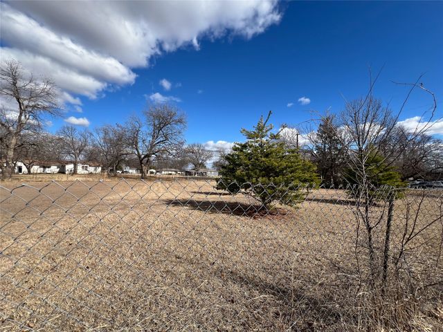 1609 E Peyton Street, Sherman, TX 75090