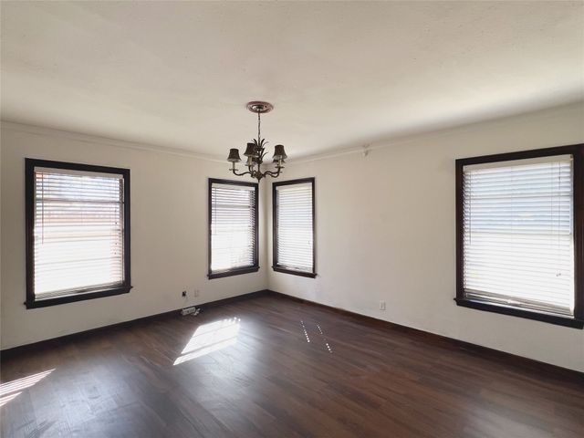 1609 E Peyton Street, Sherman, TX 75090