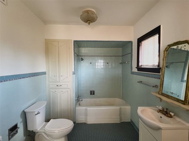 1609 E Peyton Street, Sherman, TX 75090