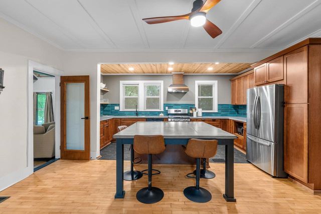 1340 CAMBRIDGE AVENUE, Oshkosh, WI 54902