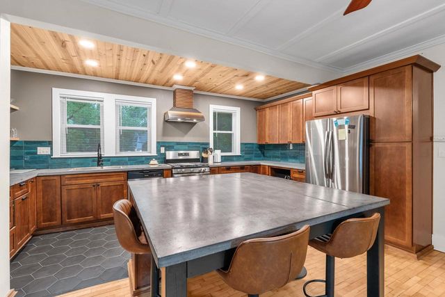 1340 CAMBRIDGE AVENUE, Oshkosh, WI 54902