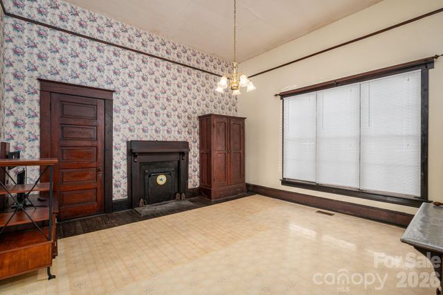 331 S Laurel Street, Lincolnton, NC 28092