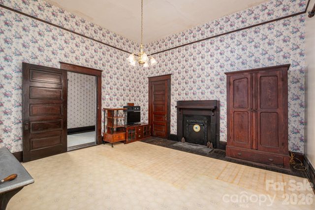 331 S Laurel Street, Lincolnton, NC 28092