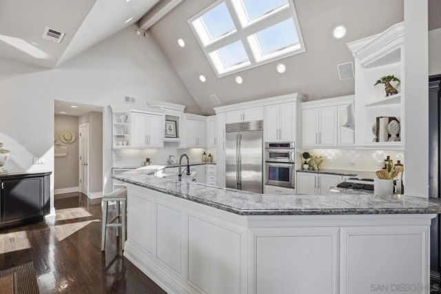 945 Bay Circle, Coronado, CA 92118