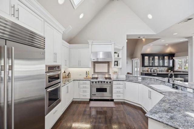 945 Bay Circle, Coronado, CA 92118