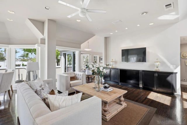 945 Bay Circle, Coronado, CA 92118