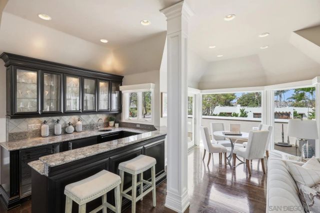 945 Bay Circle, Coronado, CA 92118