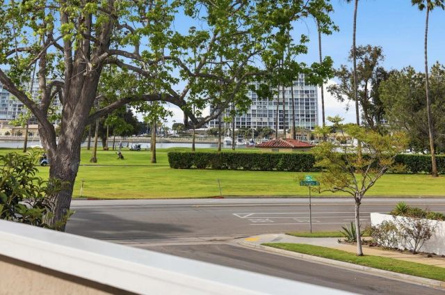 945 Bay Circle, Coronado, CA 92118