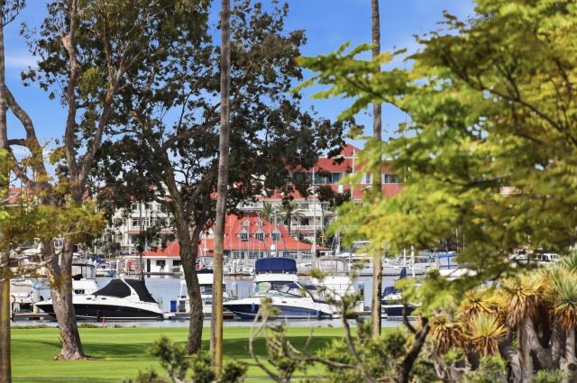 945 Bay Circle, Coronado, CA 92118