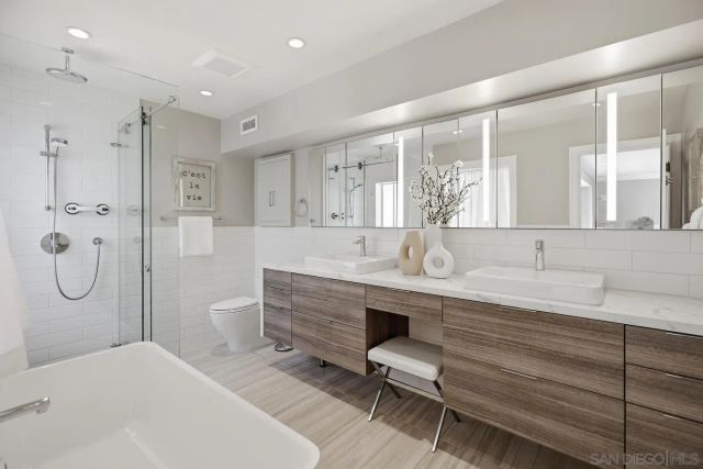 945 Bay Circle, Coronado, CA 92118