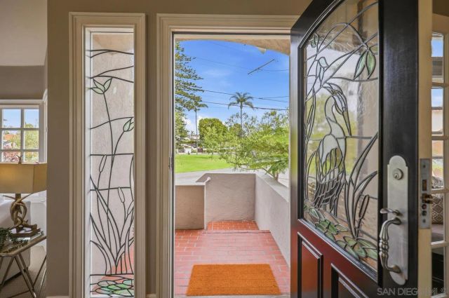 945 Bay Circle, Coronado, CA 92118