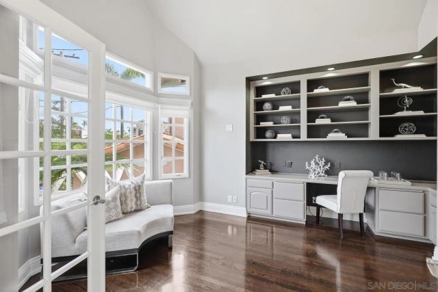 945 Bay Circle, Coronado, CA 92118