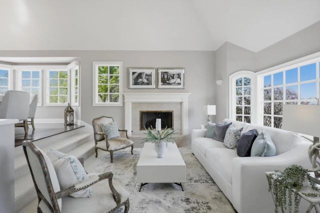 945 Bay Circle, Coronado, CA 92118