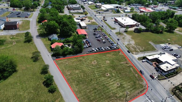 752 W College St, Pulaski, TN 38478