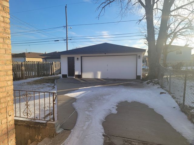 295 Saginaw Avenue, Calumet City, IL 60409