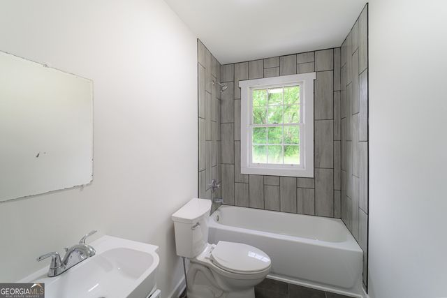 418 Lamb Road, Moreland, GA 30259