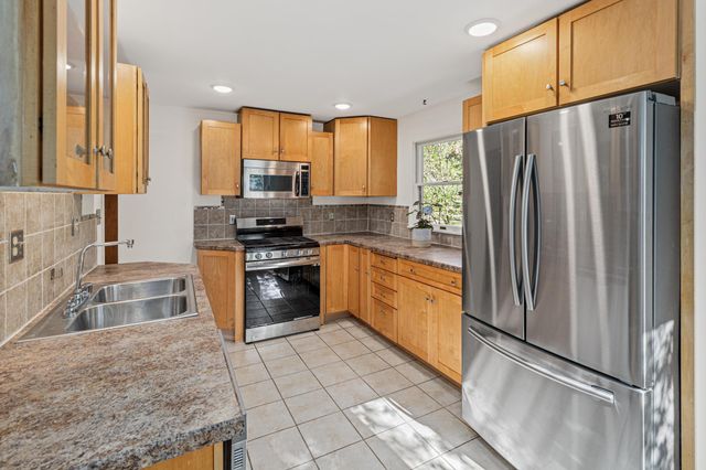 2150 Knapp Street, Saint Paul, MN 55108