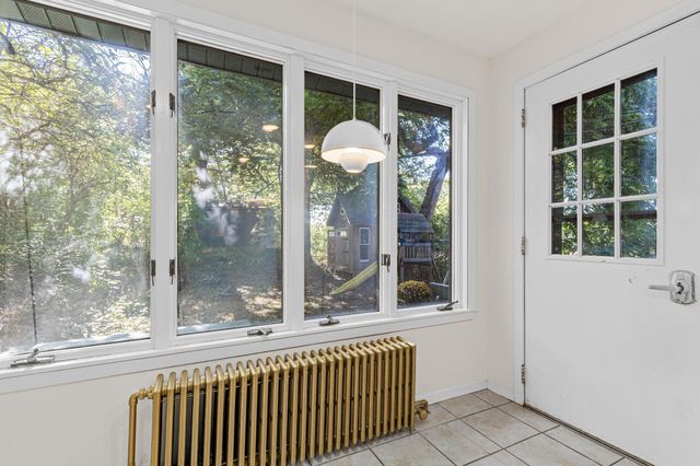 2150 Knapp Street, Saint Paul, MN 55108