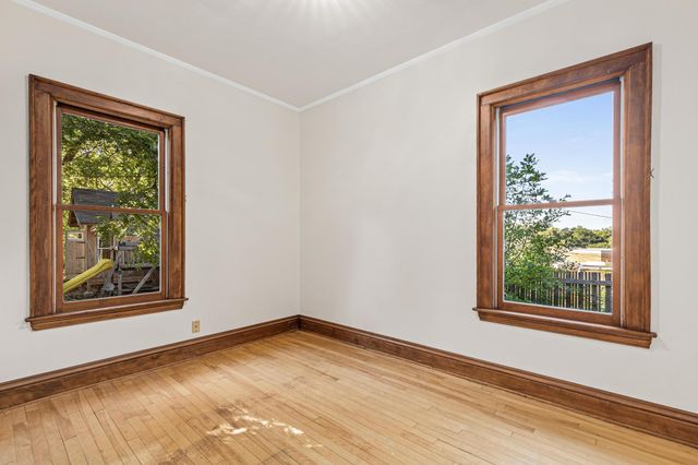 2150 Knapp Street, Saint Paul, MN 55108